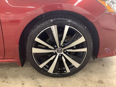 Used 2019 Nissan Altima 2.5 SR w/ SR Premium Package AWD/4WD image 23