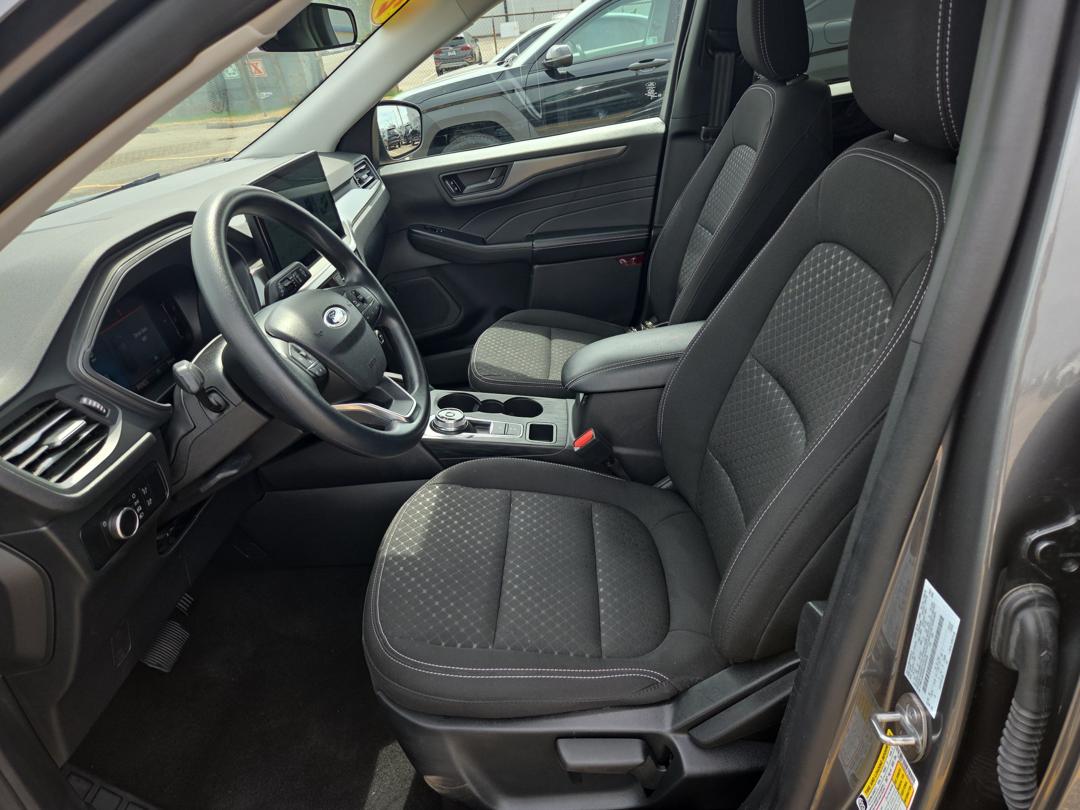 Used 2025 Ford Escape Active w/ Tech Pack #1 AWD/4WD image 5