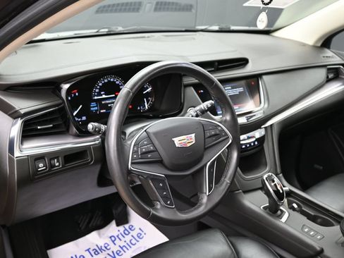 Used 2018 Cadillac XT5 Luxury w/ LPO, Black Ice Package AWD/4WD image 19
