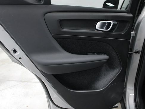 Used 2024 Volvo XC40 B5 Plus w/ Protection Package Premier AWD/4WD image 18