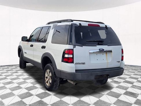 Used 2006 Ford Explorer XLT image 17
