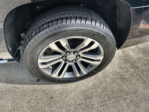 Used 2019 GMC Yukon XL Denali w/ Denali Ultimate Package image 12