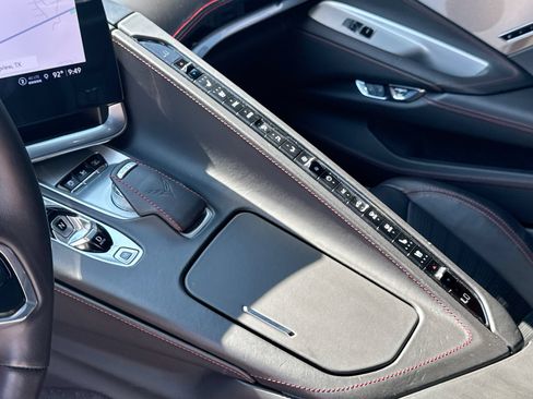 Used 2023 Chevrolet Corvette Stingray Premium Conv w/ Z51 Performance Package RWD image 19
