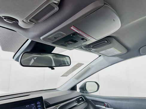 Used 2023 Toyota Camry SE image 18