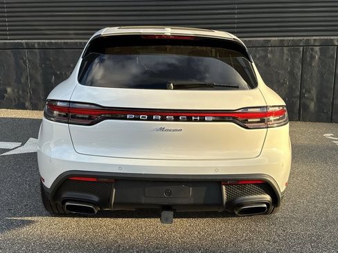 Certified 2025 Porsche Macan image 9
