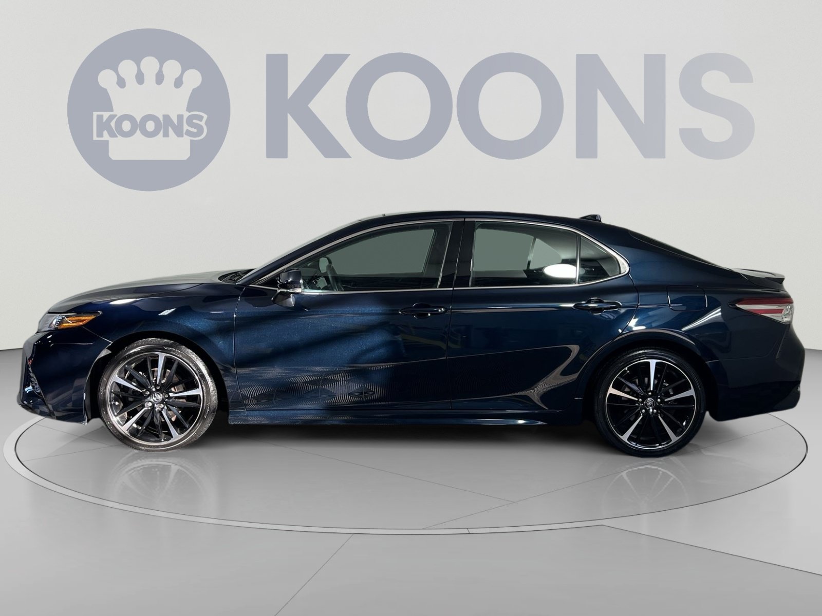 Used 2019 Toyota Camry XSE FWD image 2