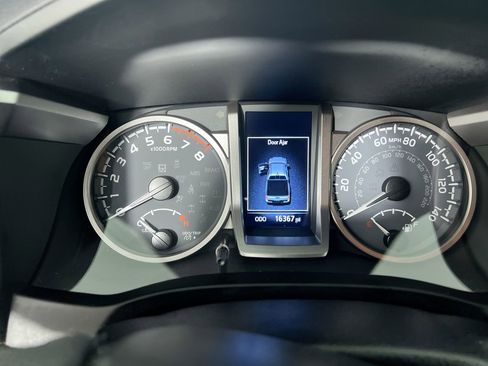 Used 2023 Toyota Tacoma SR5 RWD image 20