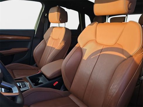 Used 2023 Audi Q5 e Premium Plus w/ Premium Plus Package image 18