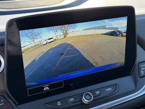 Used 2025 Chevrolet Blazer LT image 19