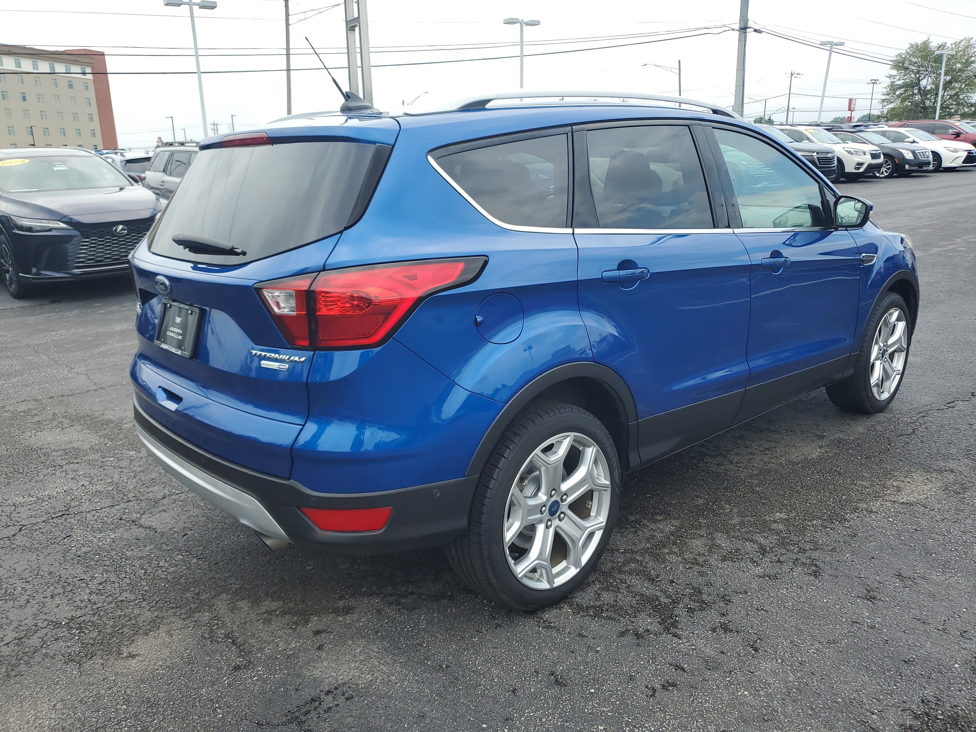 Used 2019 Ford Escape Titanium AWD/4WD image 4