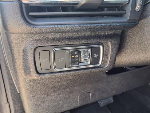 Used 2024 Lincoln Corsair FWD w/ Equipment Group 101A image 22