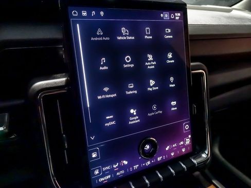 Used 2025 GMC Yukon Denali image 22