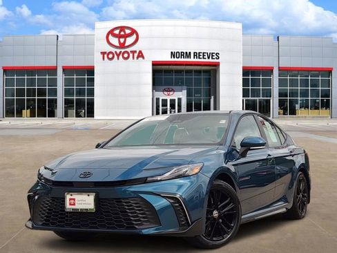Used 2026 Toyota Camry SE w/ Convenience Package FWD image 1