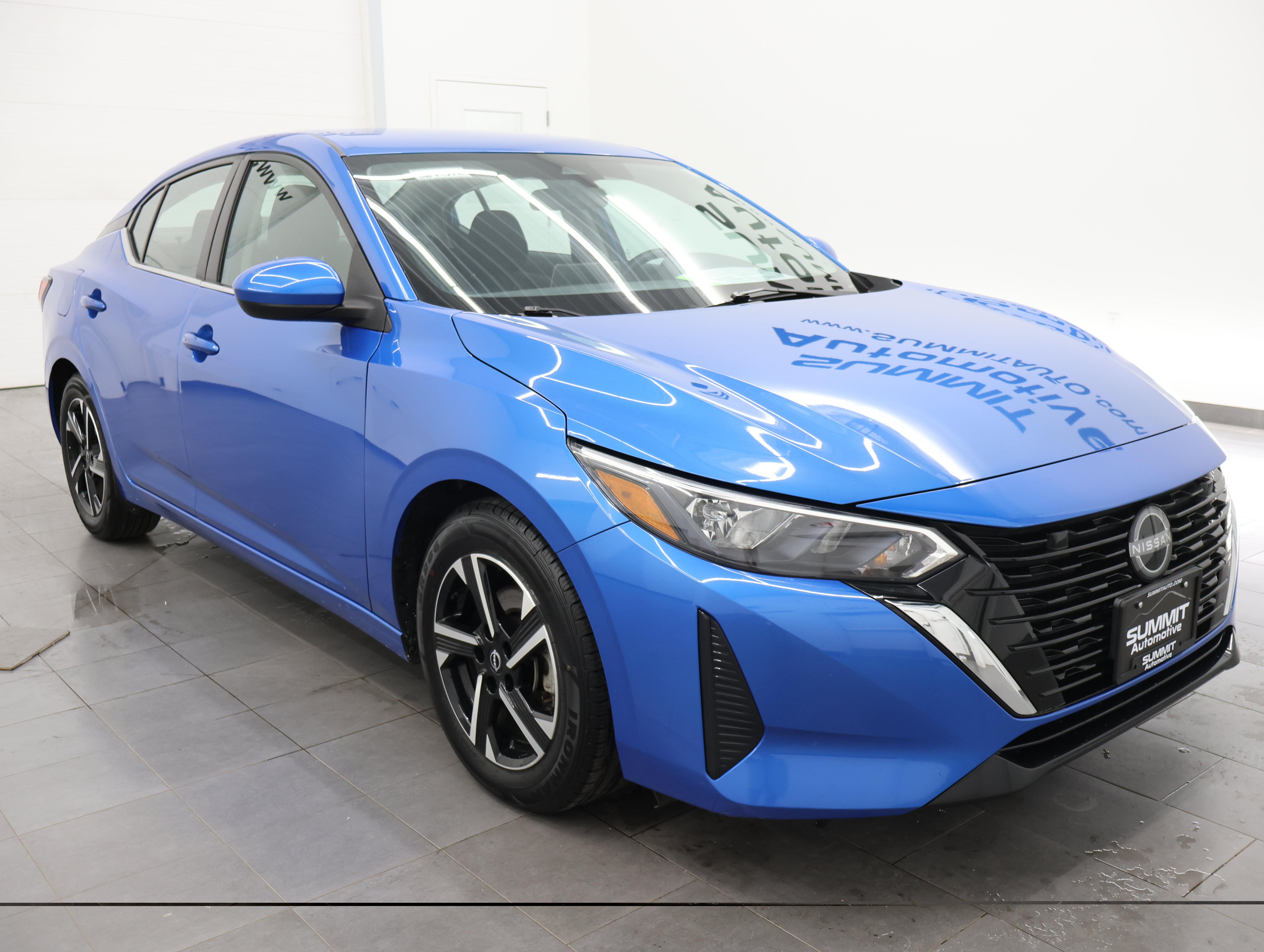 Used 2024 Nissan Sentra SV FWD image 2