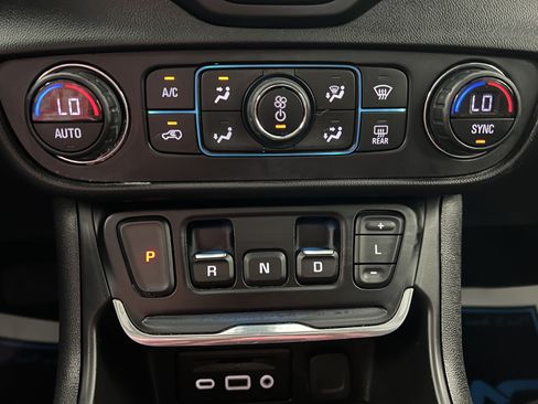 Used 2020 GMC Terrain SLT w/ Preferred Package FWD image 21