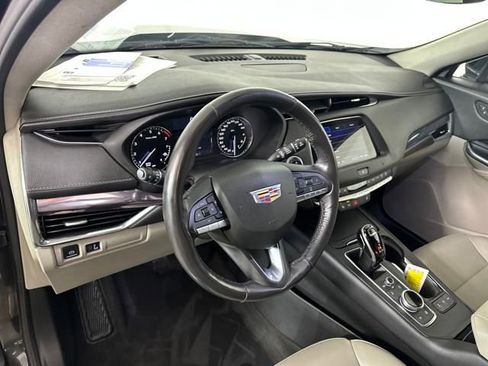 Used 2021 Cadillac XT4 Luxury image 13
