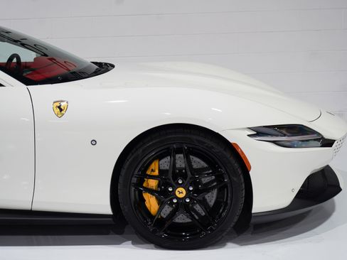 Used 2024 Ferrari Roma RWD image 22