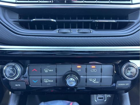 New 2026 Jeep Compass Latitude AWD/4WD image 19