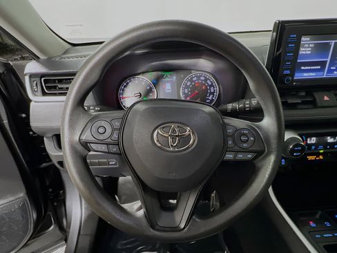 Used 2022 Toyota RAV4 XLE image 18