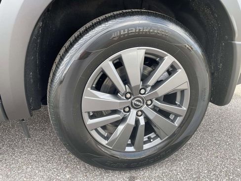 New 2026 Nissan Pathfinder S image 8