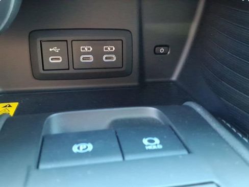 Used 2023 Toyota Venza Limited AWD/4WD image 27