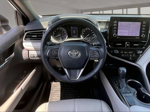 Used 2023 Toyota Camry SE FWD image 8