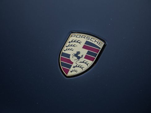 Certified 2022 Porsche Macan image 26