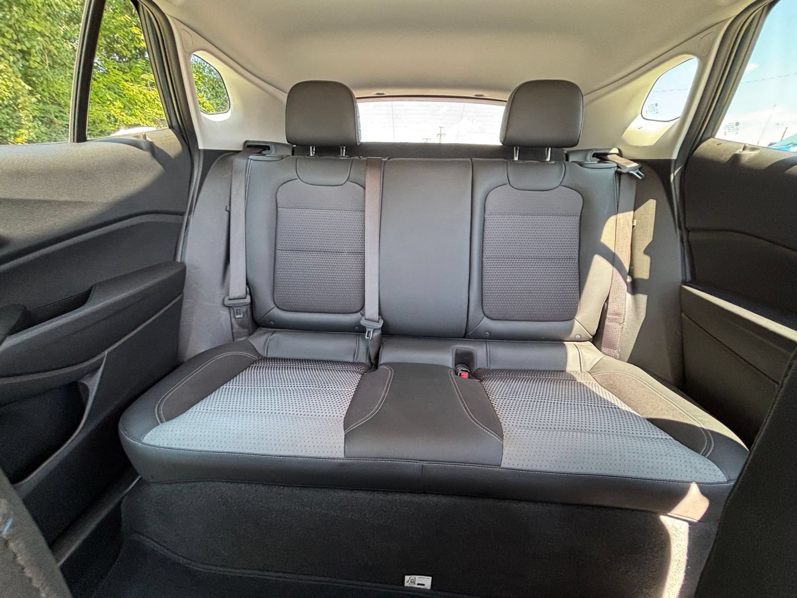 Used 2025 Chevrolet Trax LT FWD image 36