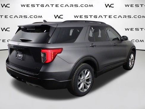 Used 2021 Ford Explorer XLT w/ Equipment Group 202A image 46