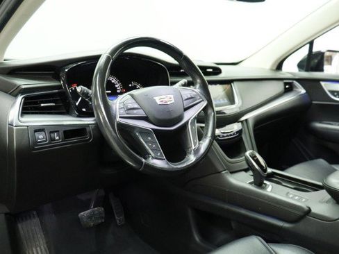 Used 2019 Cadillac XT5 Premium Luxury AWD/4WD image 6