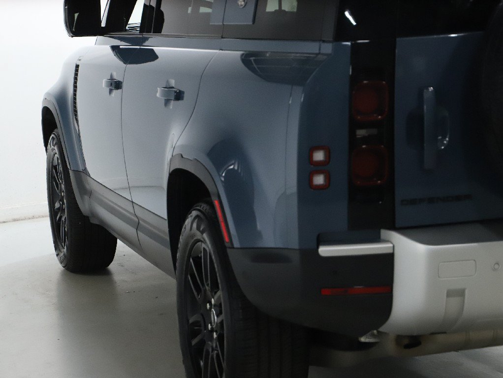 Used 2021 Land Rover Defender 110 S AWD/4WD image 6