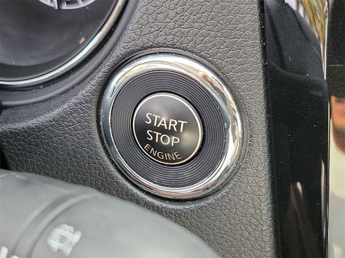 Used 2020 Nissan Rogue SL w/ Premium Package image 30