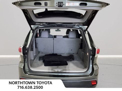 Used 2016 Toyota Highlander Plus AWD/4WD image 9