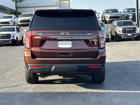 Used 2022 Chevrolet Tahoe Z71 w/ Luxury Package AWD/4WD image 3