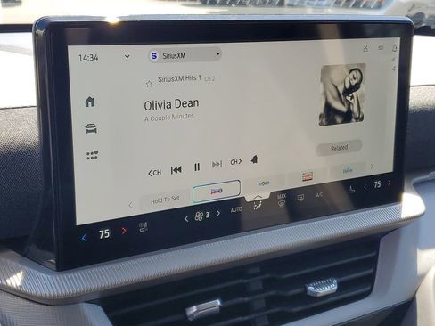 New 2026 Ford Explorer Active AWD/4WD image 18