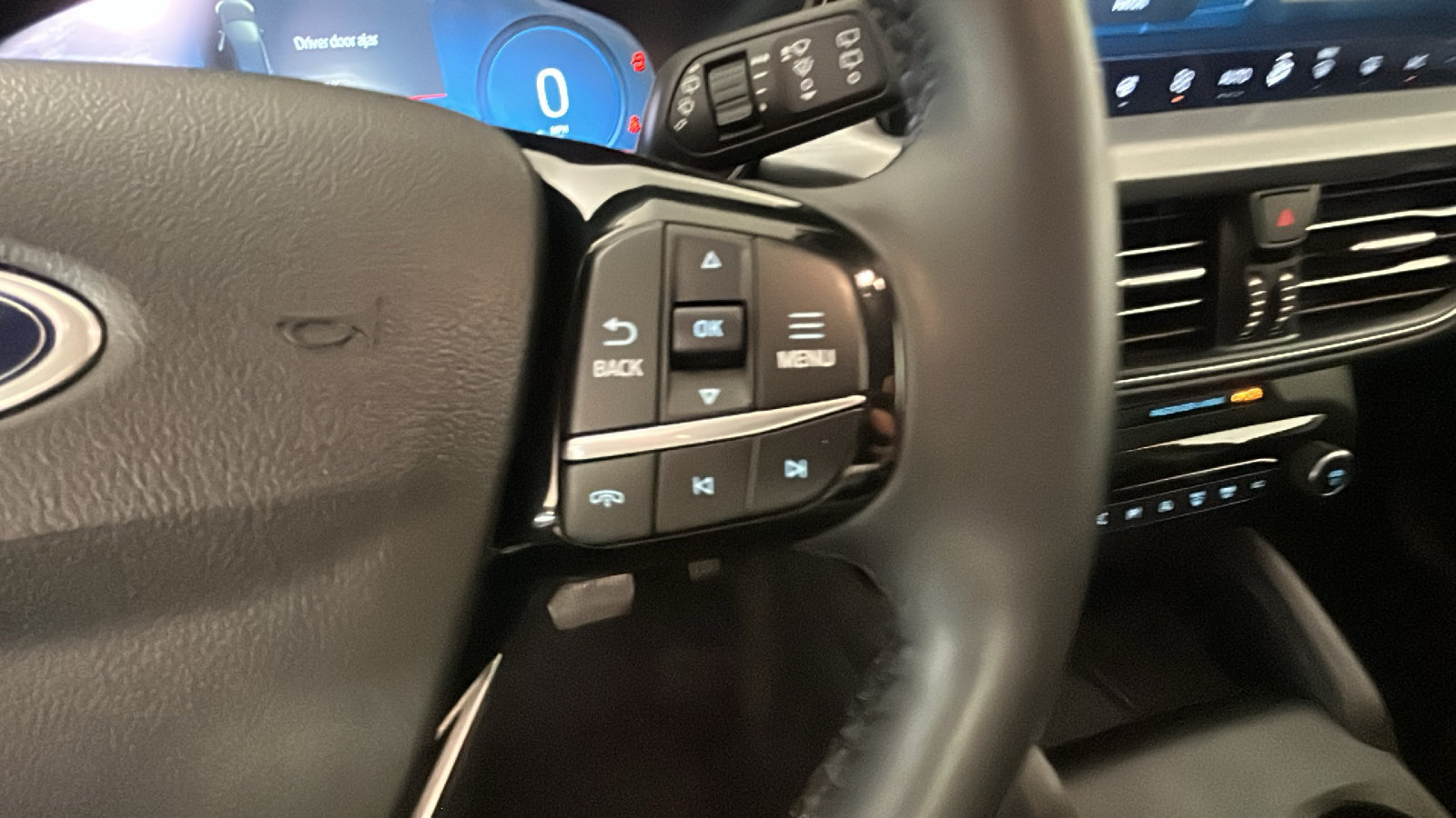 Used 2024 Ford Escape Platinum AWD/4WD image 20