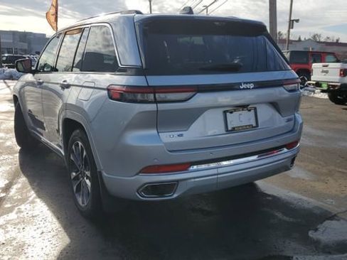 Used 2022 Jeep Grand Cherokee Overland w/ Advanced Protech Group III image 32