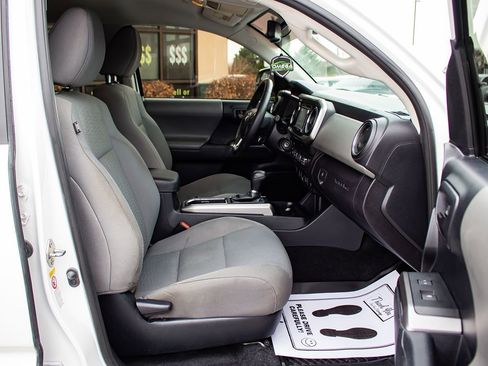 Used 2019 Toyota Tacoma SR5 image 20