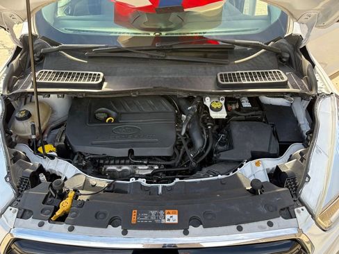 Used 2019 Ford Escape SE image 16