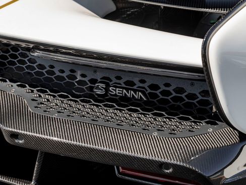 Used 2019 McLaren Senna RWD image 12