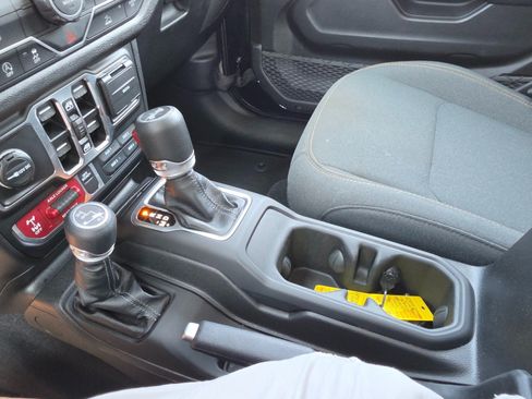 Used 2025 Jeep Wrangler Unlimited Sport AWD/4WD image 43