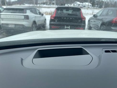 New 2026 Volvo XC60 B5 Ultra w/ Climate Package image 10