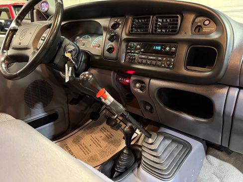 Used 2002 Dodge Ram 2500 Truck 4x4 Quad Cab image 2