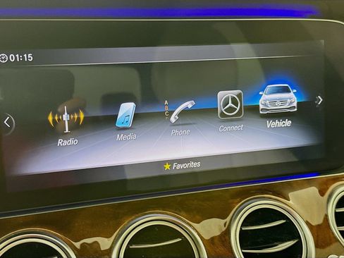 Used 2020 Mercedes-Benz E 350 Sedan image 17