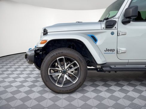 Used 2024 Jeep Wrangler Unlimited AWD/4WD image 13