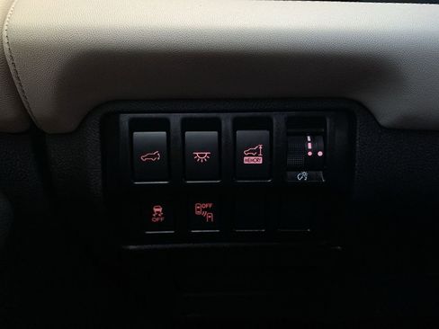 Used 2022 Subaru Ascent Limited image 17