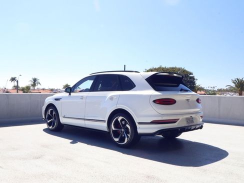 Certified 2023 Bentley Bentayga AWD/4WD image 3