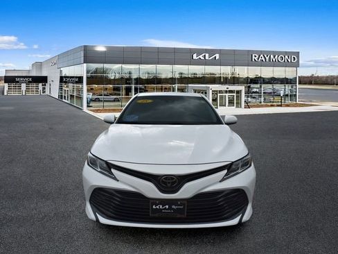 Used 2018 Toyota Camry FWD image 8