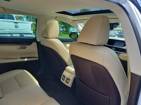 Used 2017 Lexus ES 350 w/ Luxury Package FWD image 28