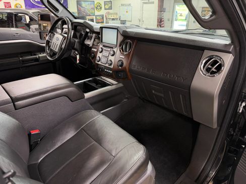 Used 2015 Ford F350 Lariat w/ Lariat Ultimate Package AWD/4WD image 20